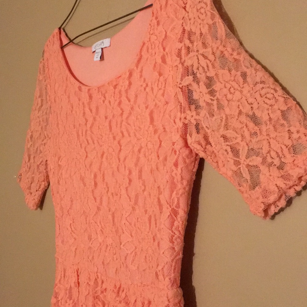 Dress - Picture 3 of 4
